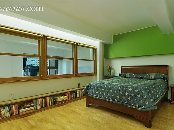 4th image of 135-145 W 70th St #7F