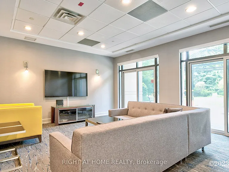 650 Sheppard Ave E #Penthouse 15 — Photo 27