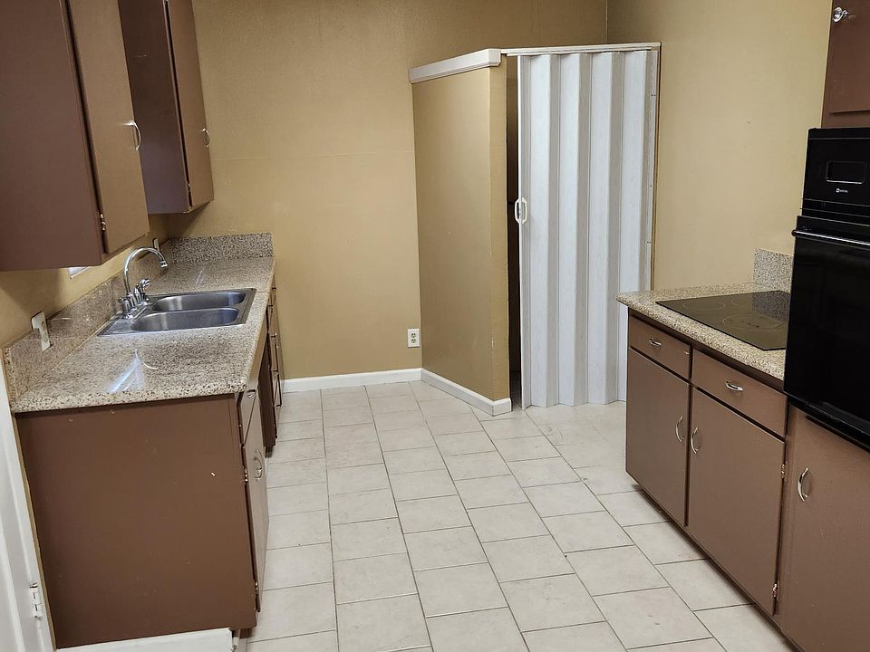 1st image of 45118 Redwood Ave