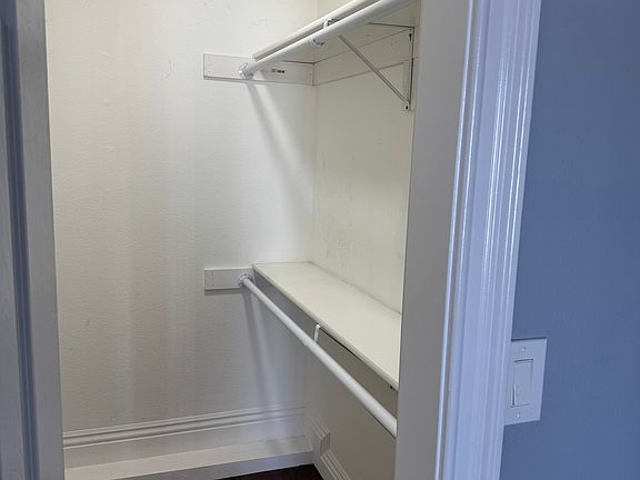 4th image of 15119 Burbank Blvd APT 22