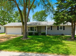 609 Maxine Dr, Ossian, IN 46777