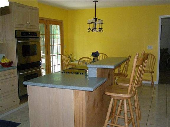 5th image of 66 Middlesex Dr