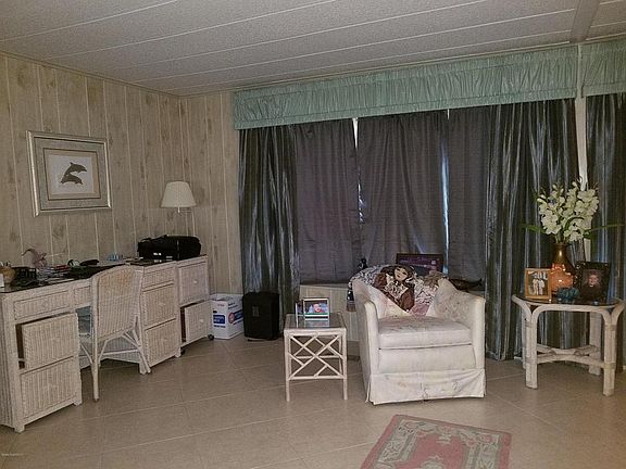 5th image of 909 Cypress St
