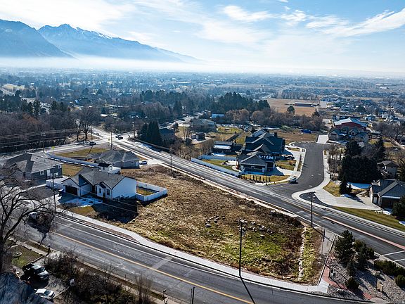 5th image of 641 W Elberta Dr