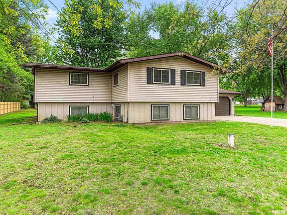 3rd image of 58 Riverview Dr