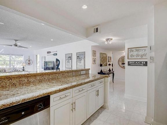 5th image of 1516 S Lakeside Dr APT 212