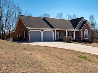 1257 Shadowfax Wynd, Hickory, NC 28602