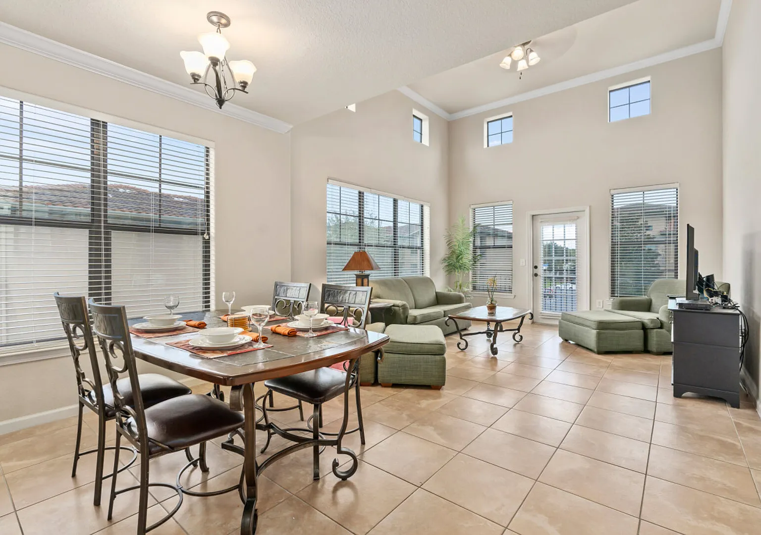 Bella Piazza Resort 3BR Charming Condo, By Disney — Photo 4