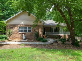521 Dogwood Dr, Liberty, NC 27298