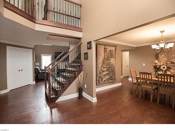 5th image of 9775 Abbington Dr