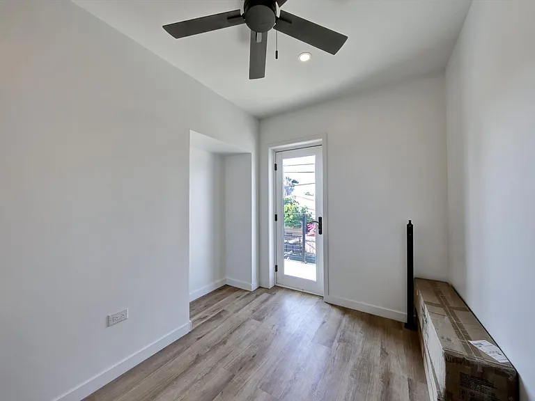 3064 Imperial Ave — Photo 11