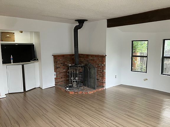 4th image of 375 Pierce St
