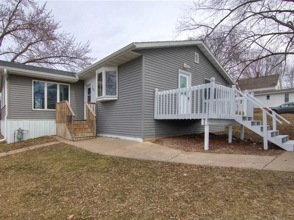 306 Hiawatha Drive E, Wabasha, MN 55981