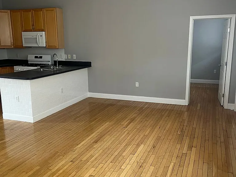 2404 Prospect Ave — Photo 52