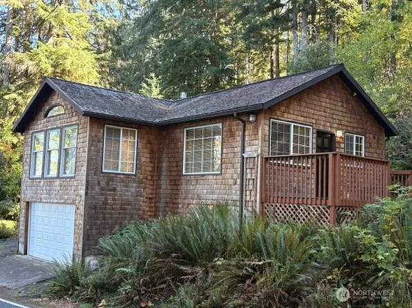 386 South Shore Road, Quinault, WA 98575