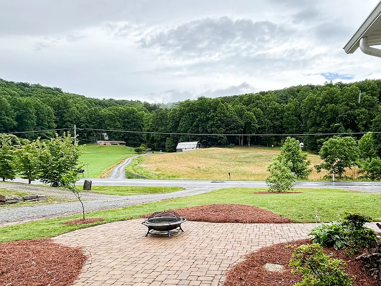 2145 Hyatt Creek Rd — Photo 3