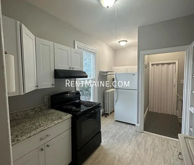17 Elm St #4 — Photo 1