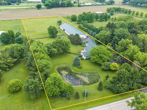 12N185 Muirhead Rd, Elgin, IL 60124
