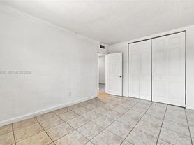 1245 W 24th St