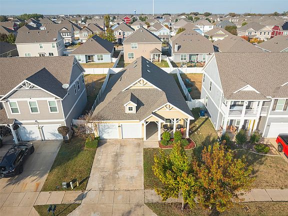4th image of 9129 Blackstone Dr