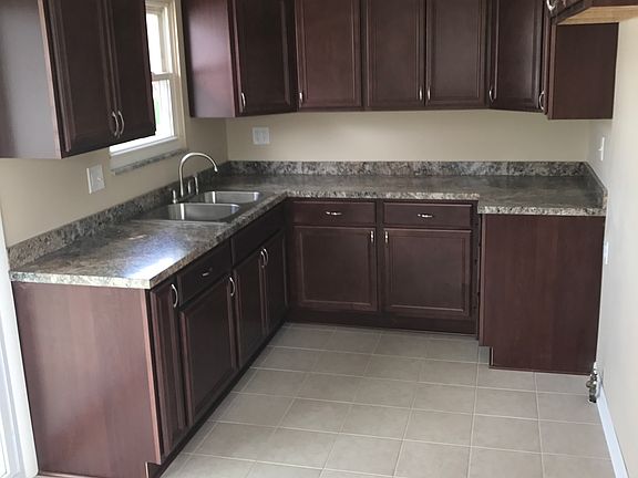 2nd image of 2509 Tyro Ave