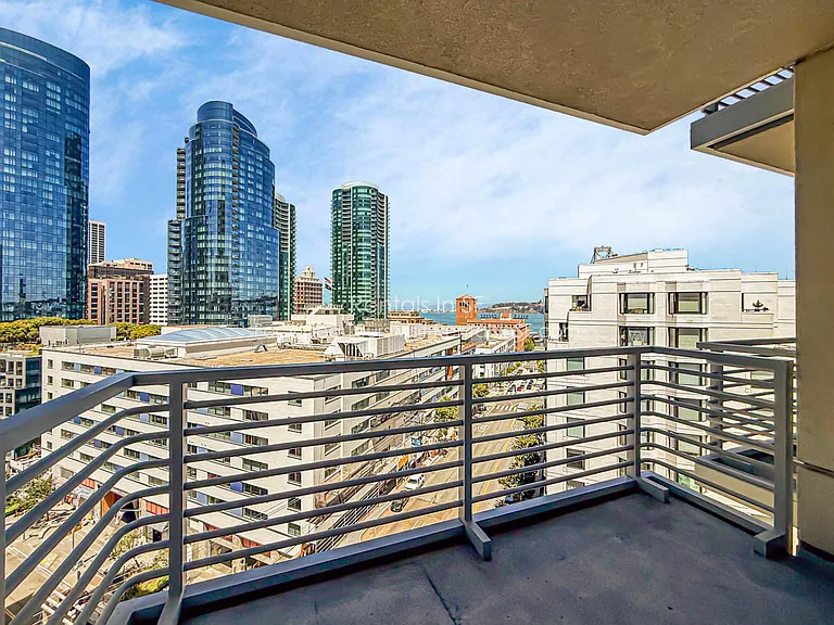 400 Beale St #1501 — Photo 11