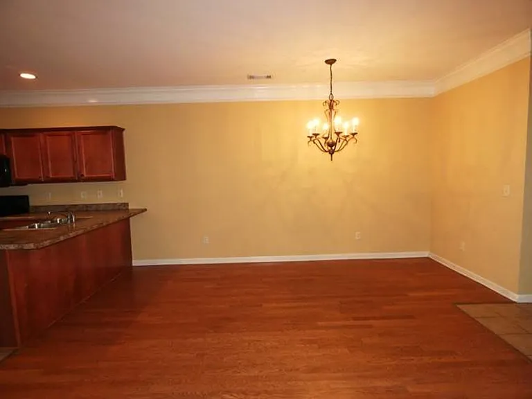 1543 Inverness Cove Ln — Photo 9