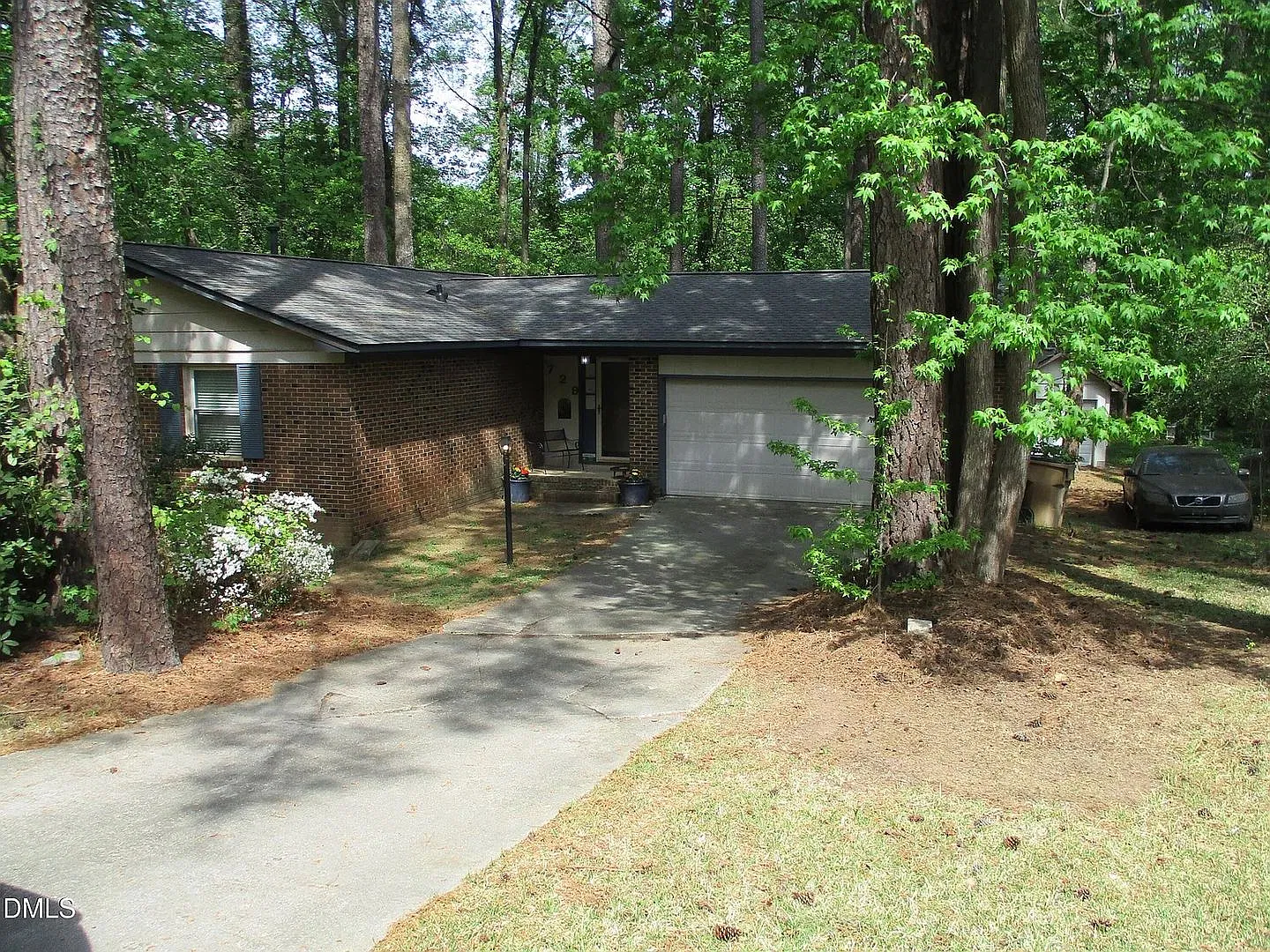 Room in 3 Bedroom Home in Raleigh — Photo 1