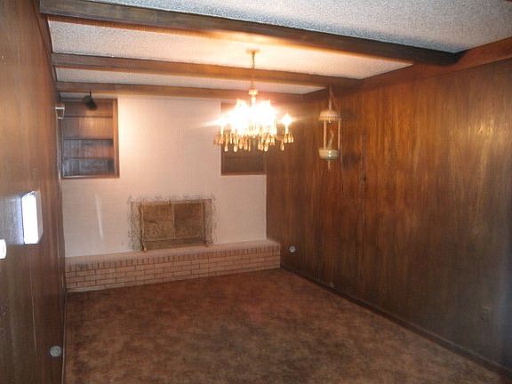 5th image of 2204 E 46th St