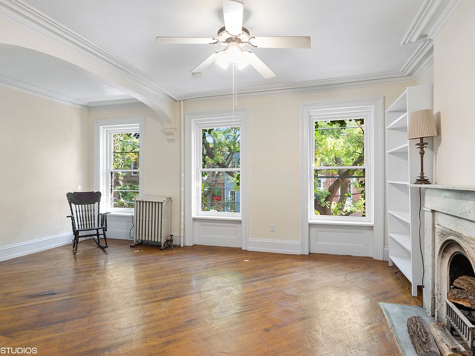 1st image of 510 Clinton St #Top