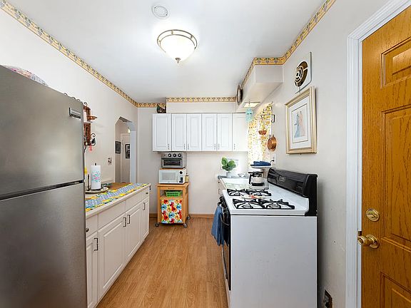3rd image of 12023 228th St