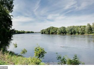 313 Riverview Dr, Monticello, MN 55362