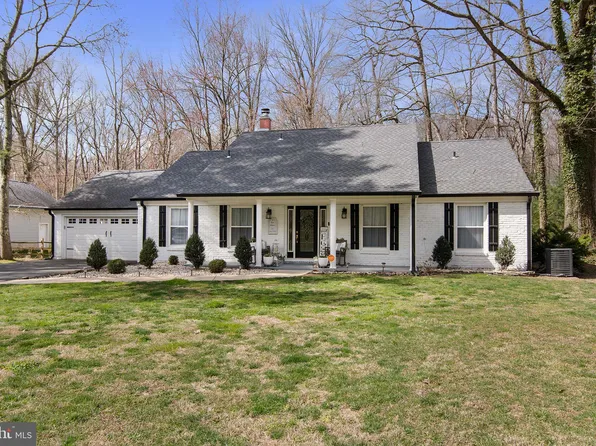 156 Countryside Ln, Bear, DE 19701