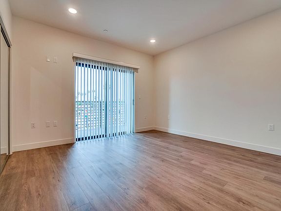 5th image of 16836 Sherman Way