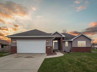 571 Hosanna Heights Ct, Evansville, WI 53536