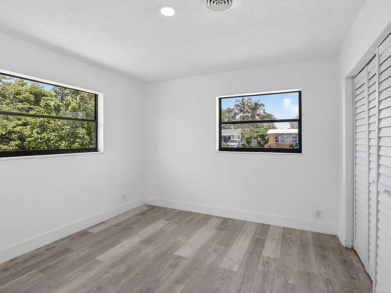 5804 NW 14th St — Photo 25