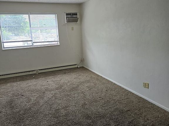 4th image of 4644 Burkhardt Ave #4664-L