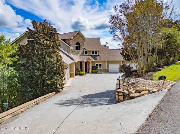 643 Crown Pointe Rd, La Follette, TN 37766