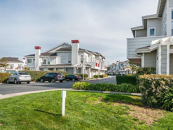 3rd image of 595 Shoal Cir