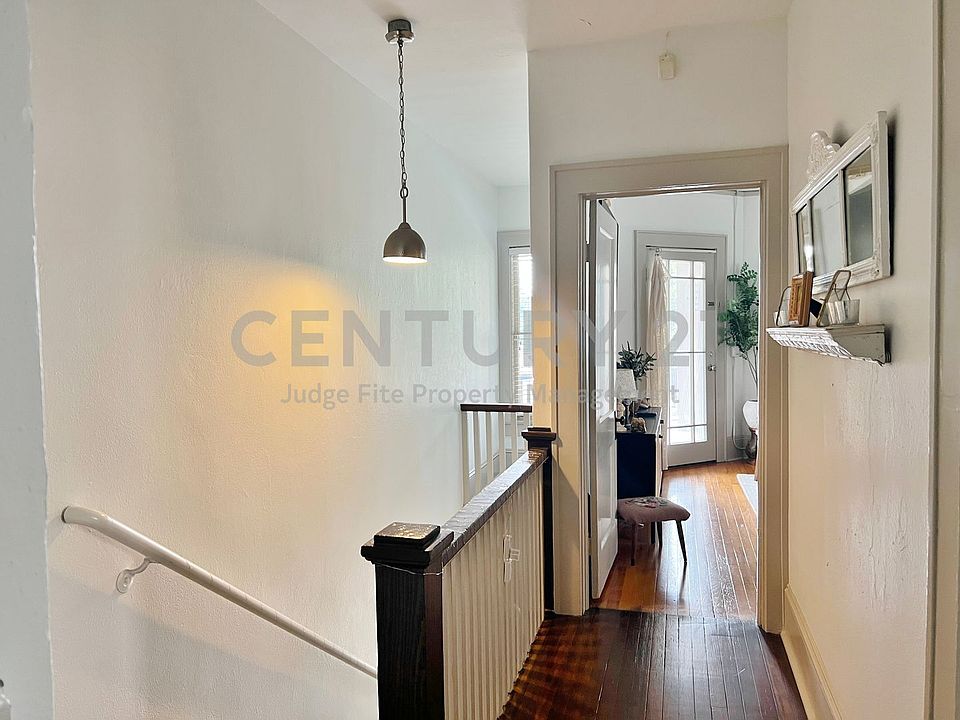 1st image of 420 W Franklin St #3