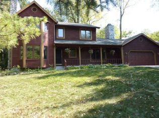 15400 Oriole Ct, Burnsville, MN 55306