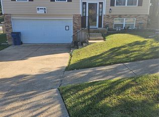 1322 Rockwood Forest Dr, Arnold, MO 63010