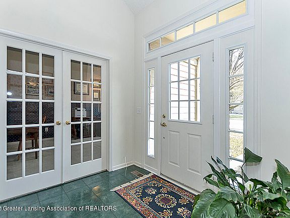 2nd image of 1285 Silverwood Dr