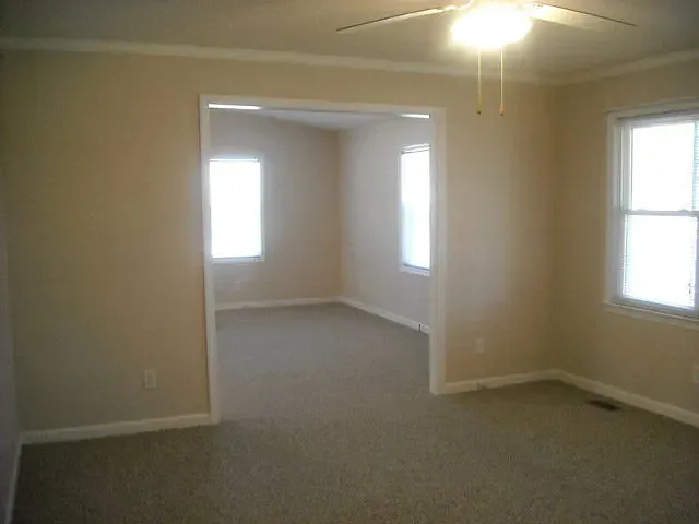 1910 Conway Dr — Photo 4