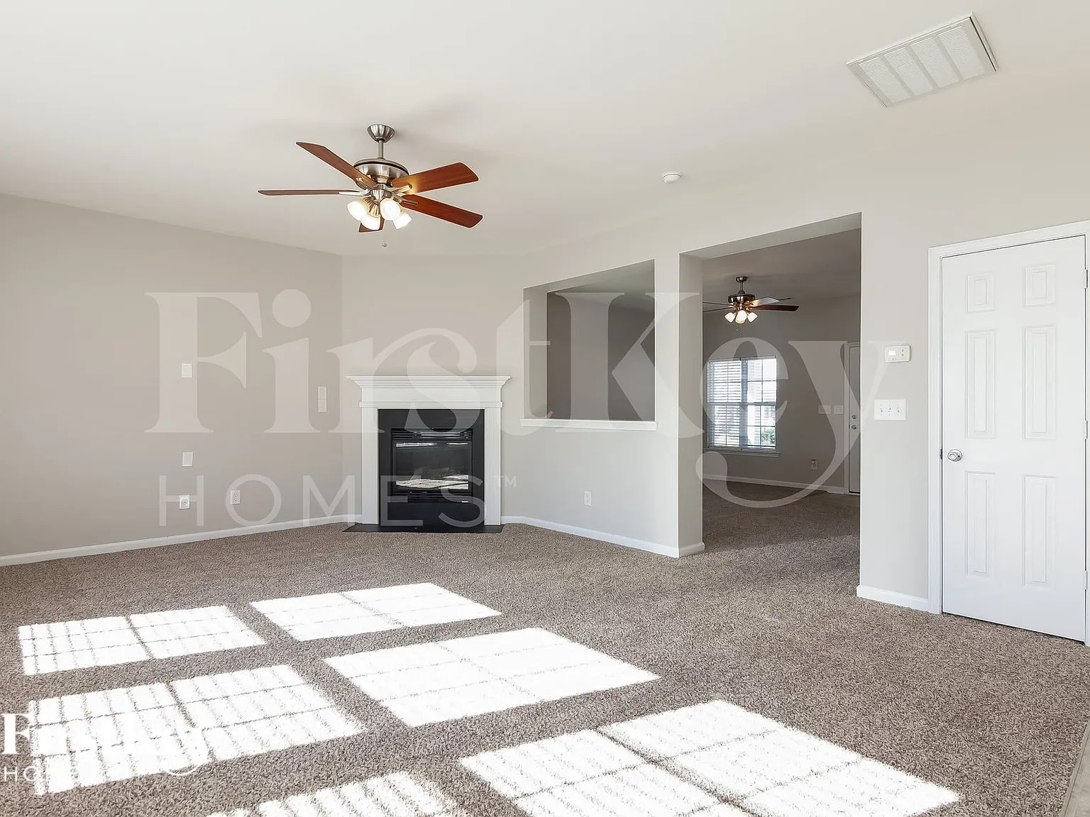 3 bed, 2.5 bath, 2370 sqft, $2,750 — Photo 2