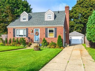 394 Emerson Pl, Uniondale, NY 11553