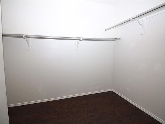 3rd image of 2823 Ector Dr