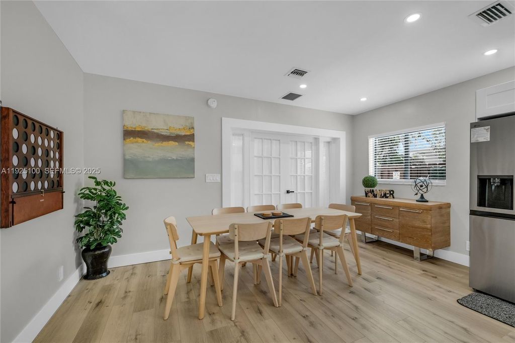 1204 NE 7th St, photo 8