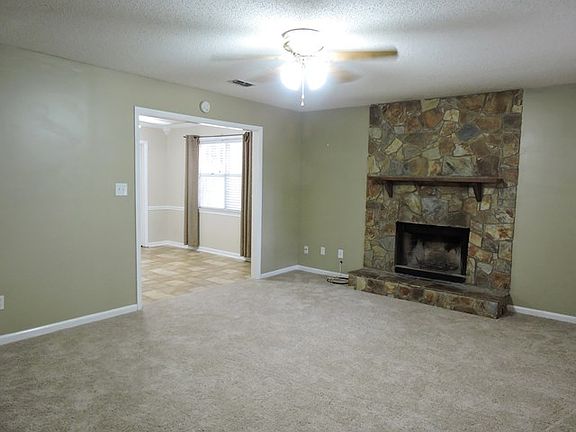 2nd image of 550 Palm Dr S