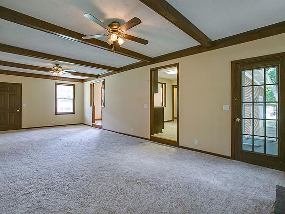 5th image of 136 Fairmont Dr